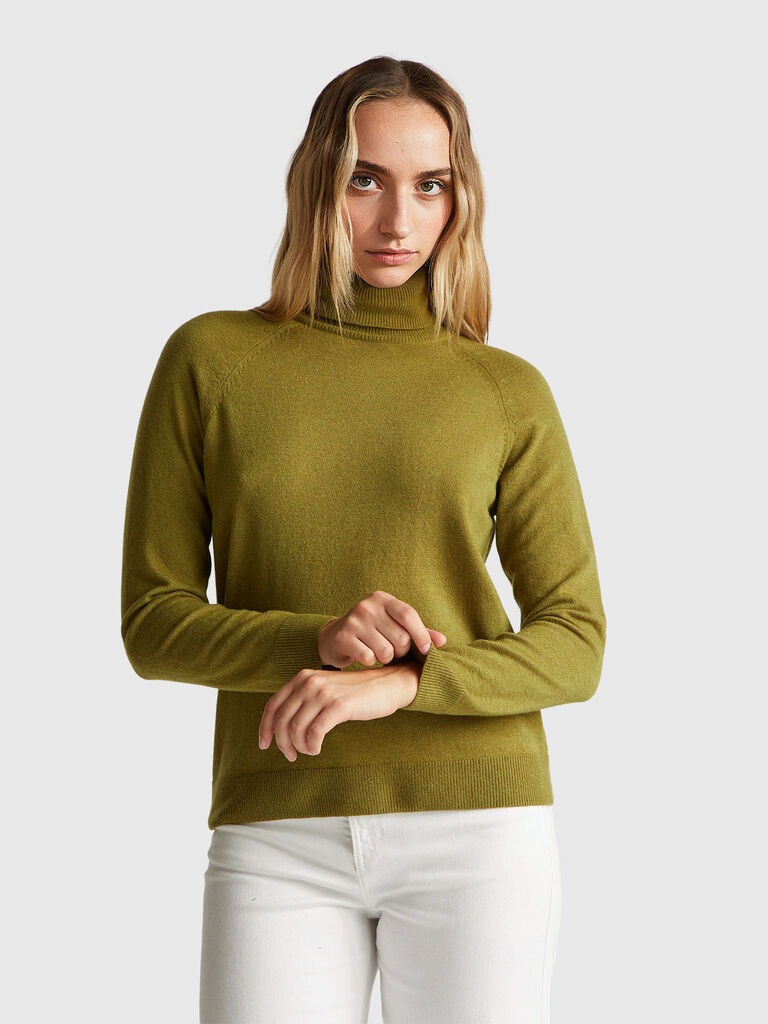 Military green turtleneck sweater in cashmere and wool blend