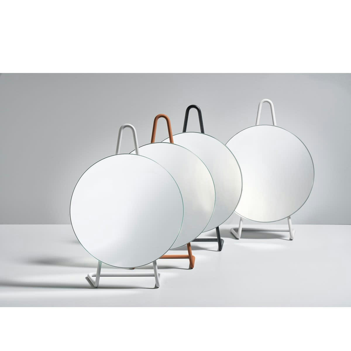 A-MIRROR - Miroir à poser en acier gris clair