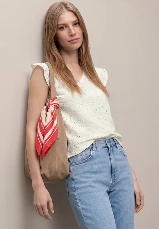 Top mit V-Neck und Lochspitze