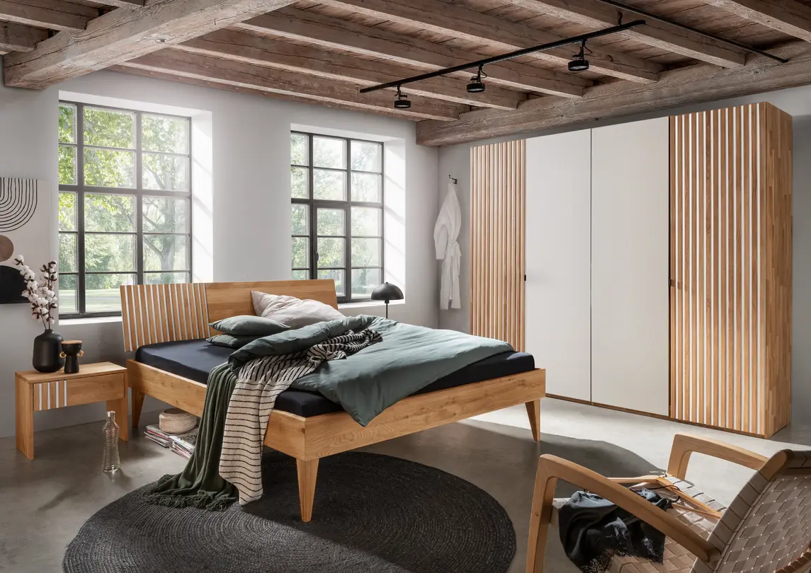 Bett Manhattan