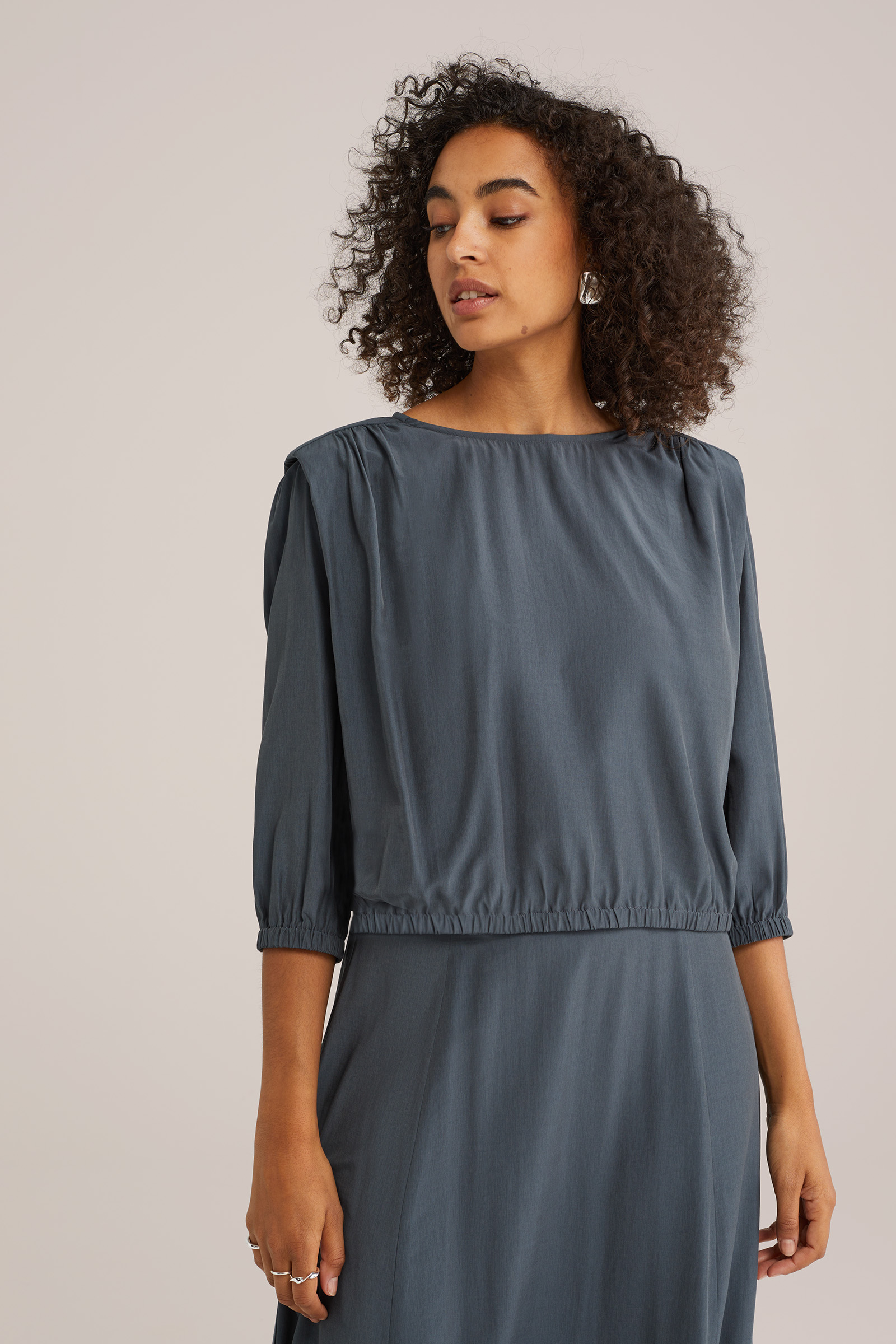 Dames blouse met schoudervullingen