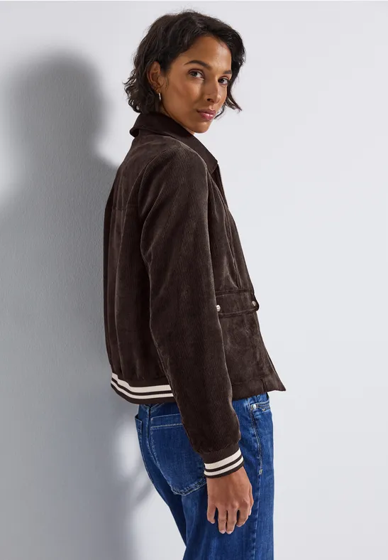 Kurze Cordjacke