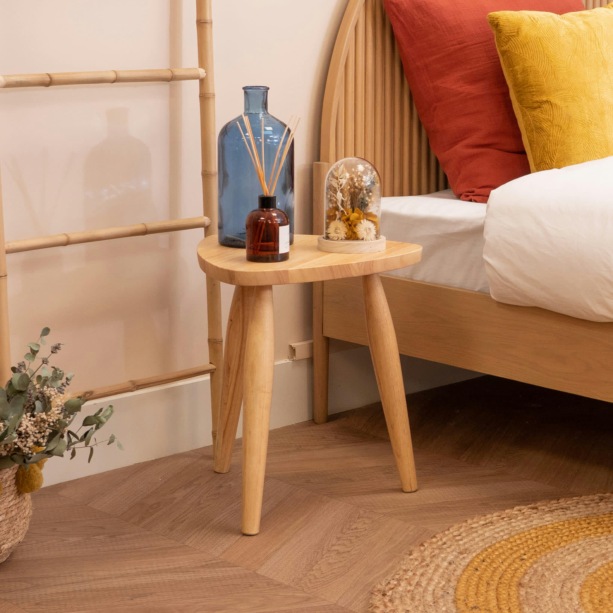 - Chevet tabouret en bois massif naturel