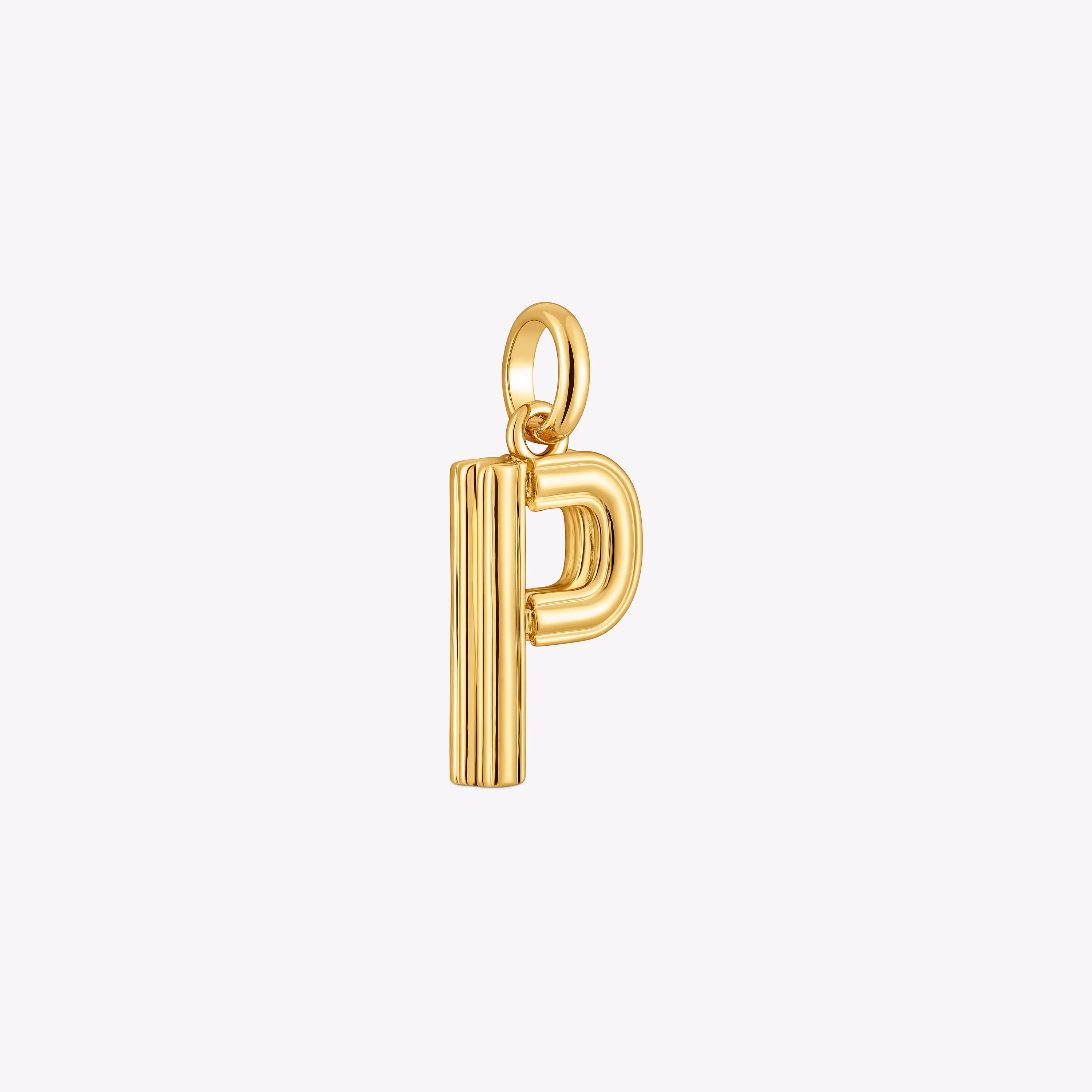 Colgante mediano letra P con baño de oro 18 kt sobre plata Alphabet