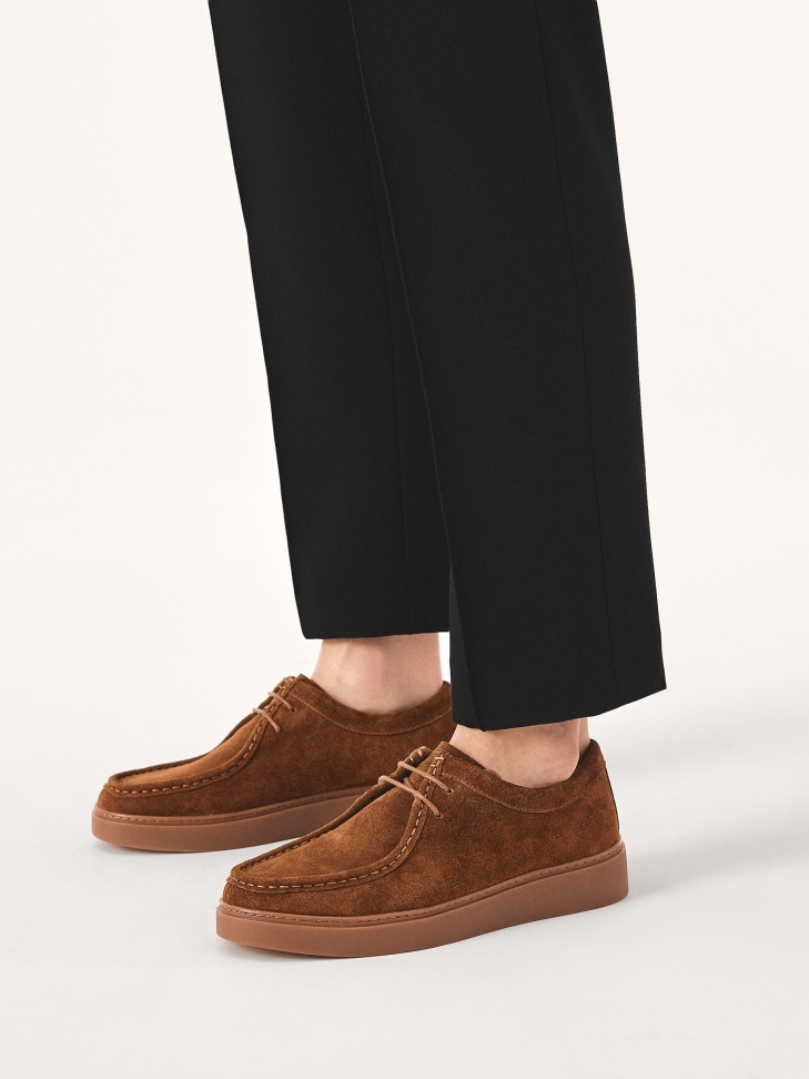 Brown suede sneakers with short laces