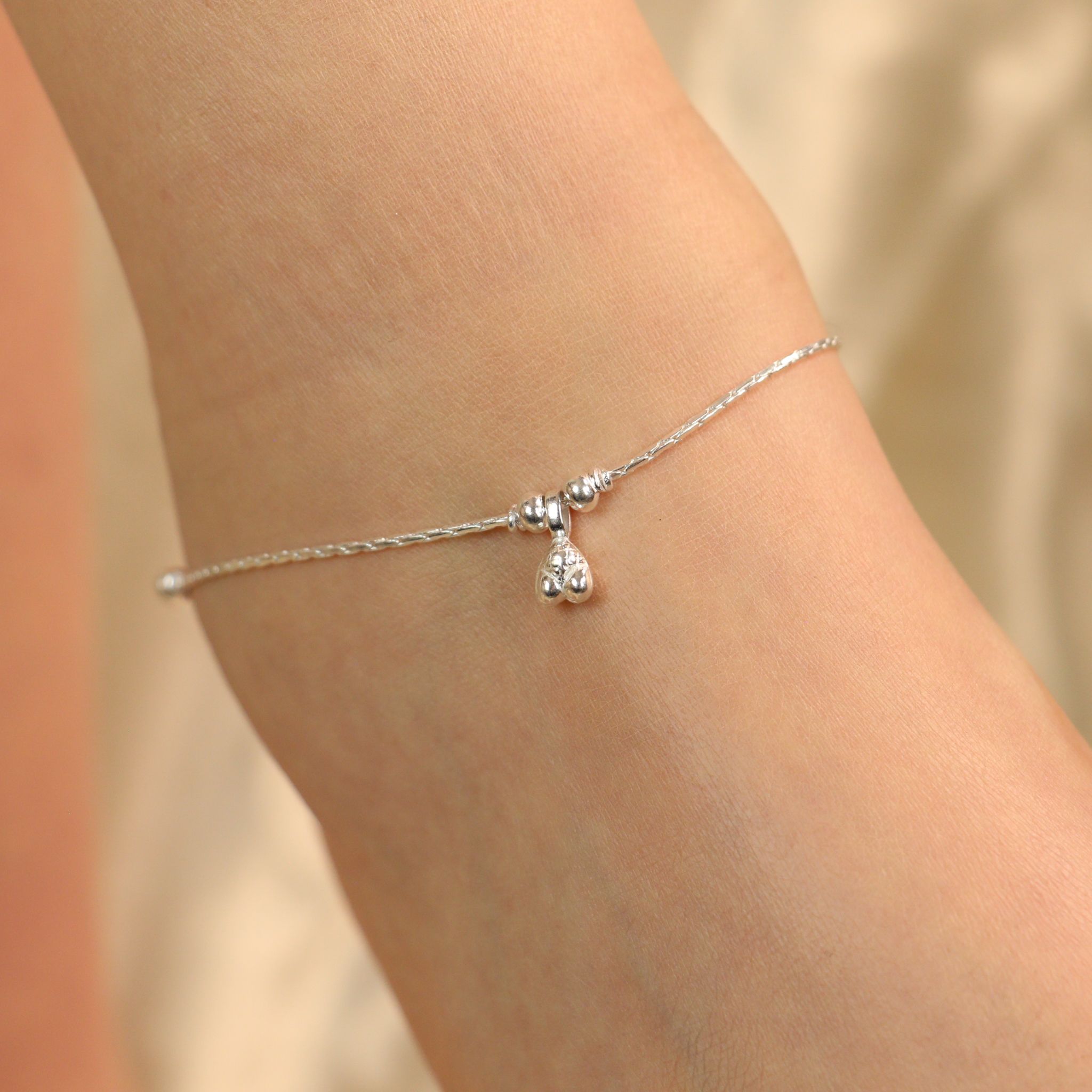 The Colourful Aura 925 Silver Heart Dangle Boho Thin Payal Anklet