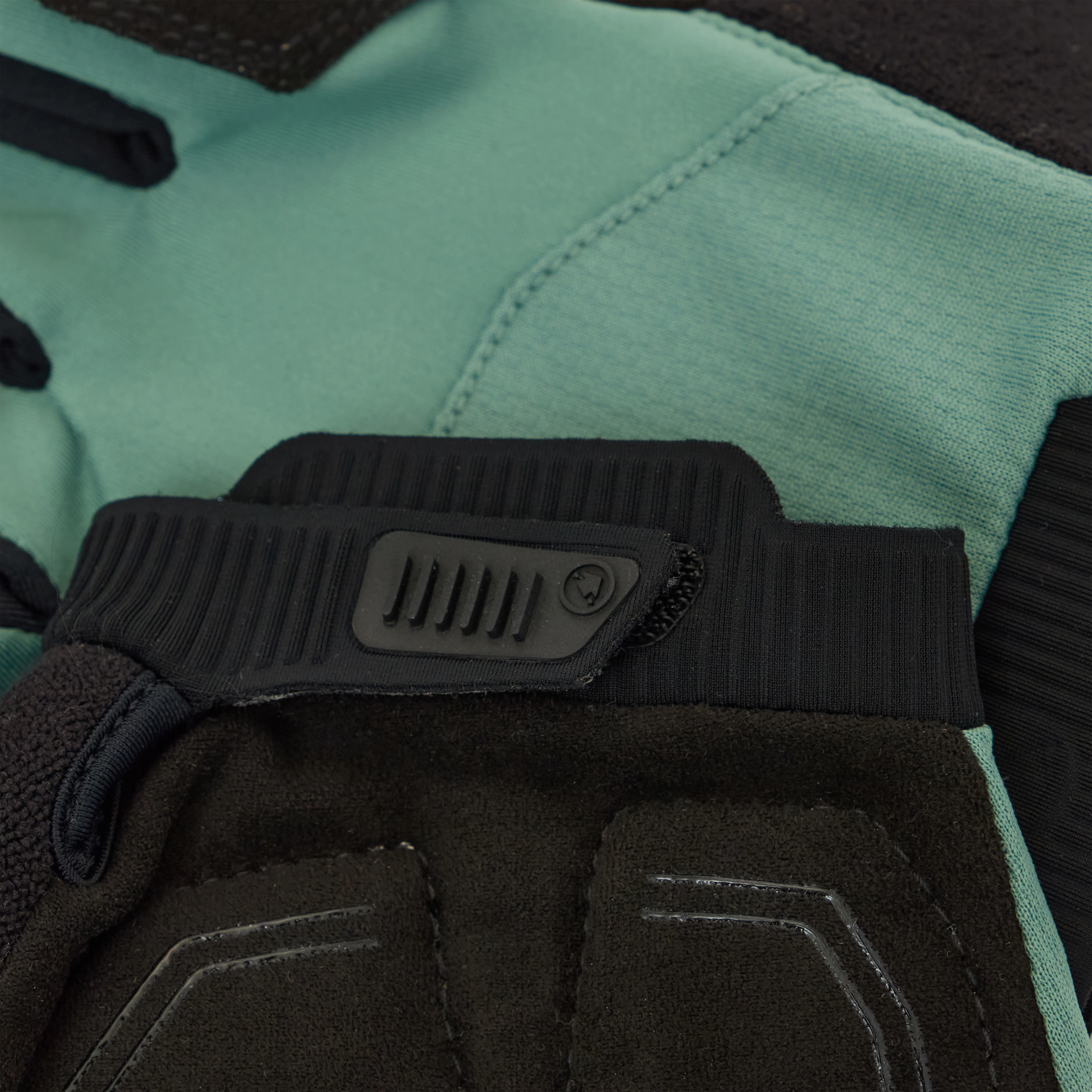 Loop Mitts - Sage Green