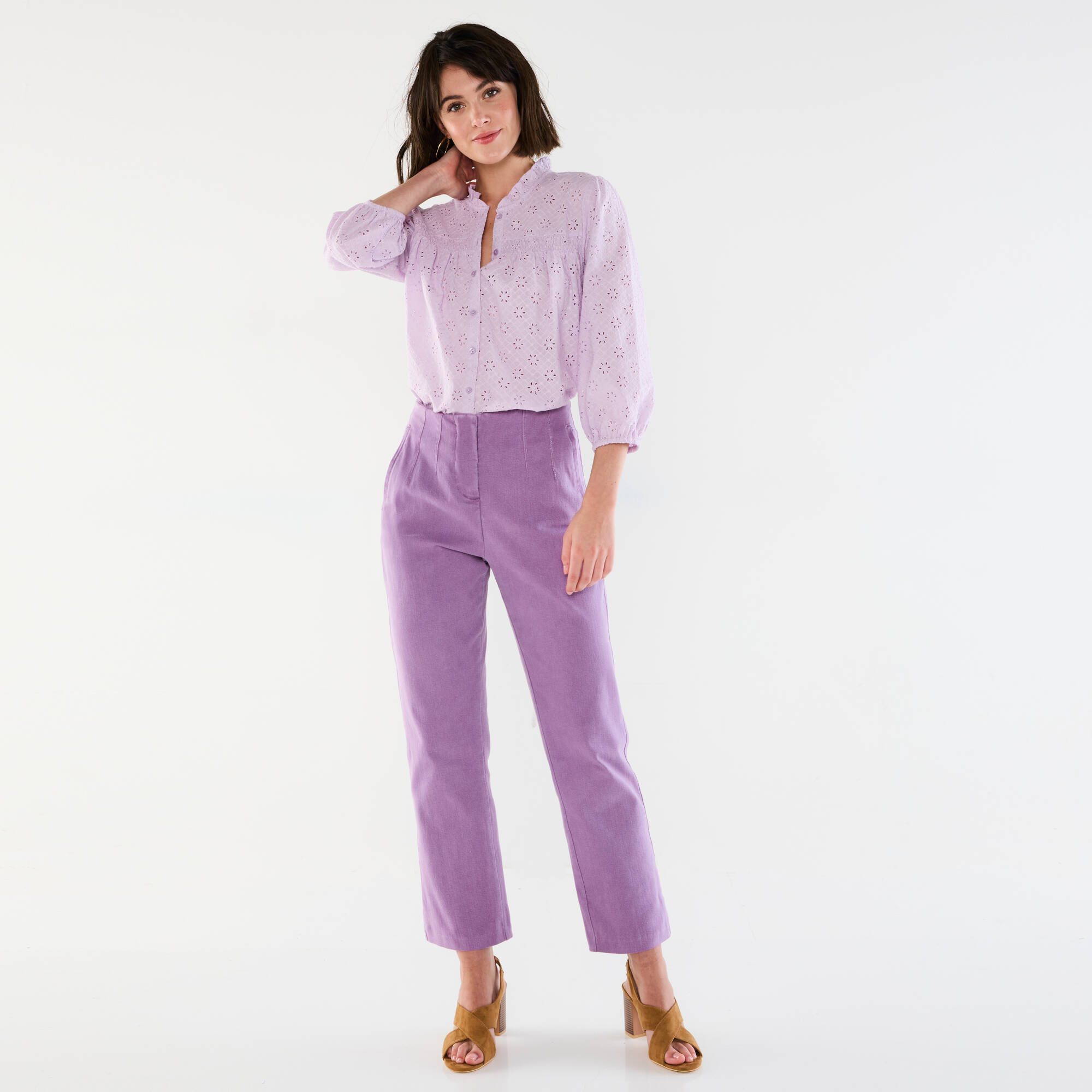 Chemisier broderie anglaise, smocks et col volanté