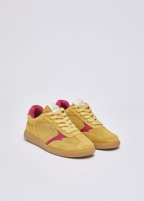 Sneakers in suede traforata