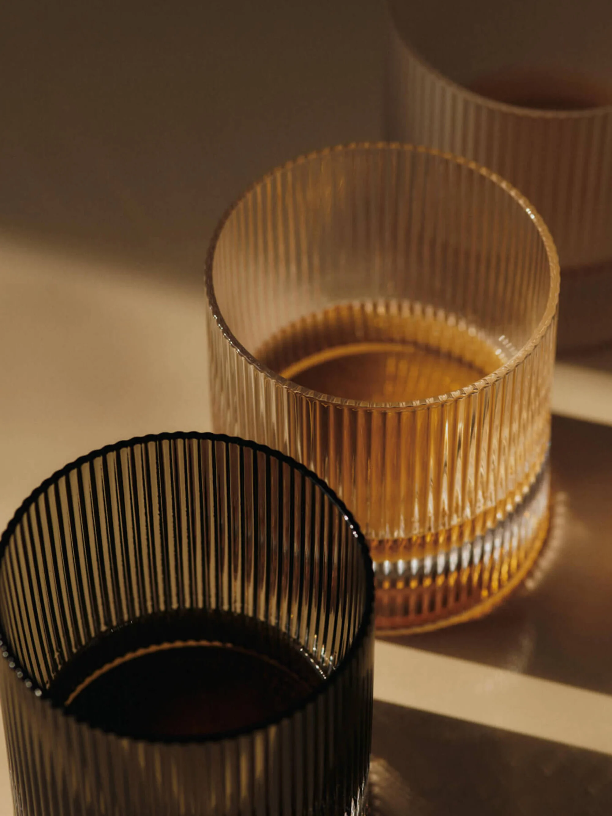 Mundgeblasene Glas-Whiskeybecher Ripple, 2er-Set