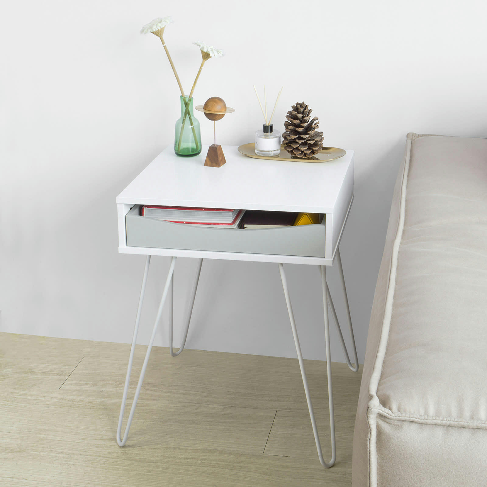 - Table de Chevet effet bois blanc