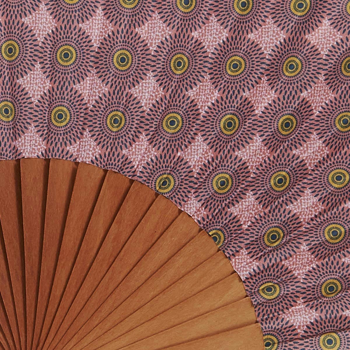 HANOÏ - Éventail en bois de merisier et coton imprimé graphique rose
