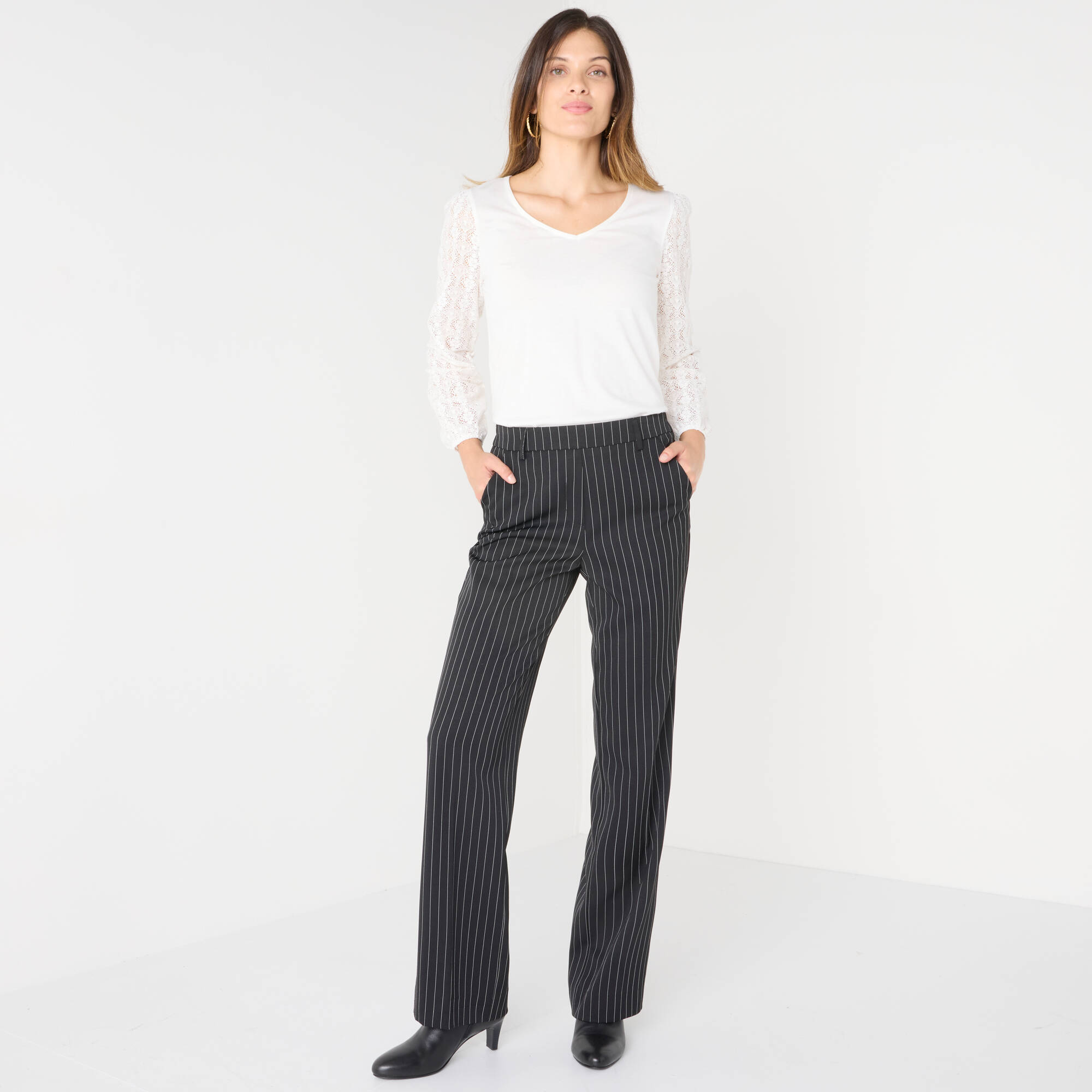 Pantalon élégant droit, rayé