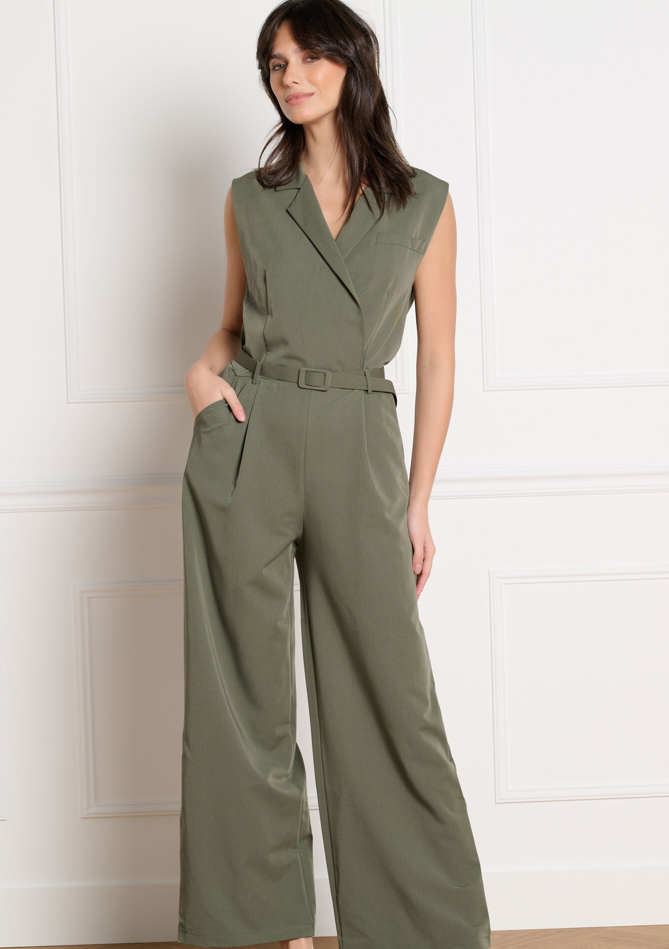 Mouwloze jumpsuit met ceintuur