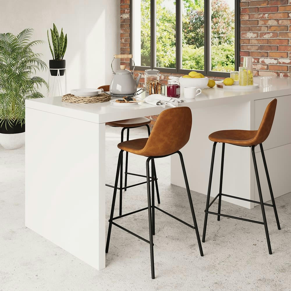 HENRIK - Chaise pour îlot central 65 cm en cuir synthétique camel (lot de 2)