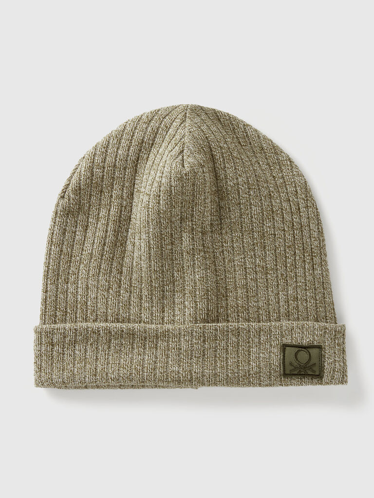 Hat in stretch viscose blend