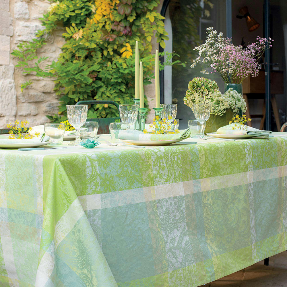 MILLE DENTELLES PRAIRIE - Nappe enduit imperméable pur coton vert 175x250