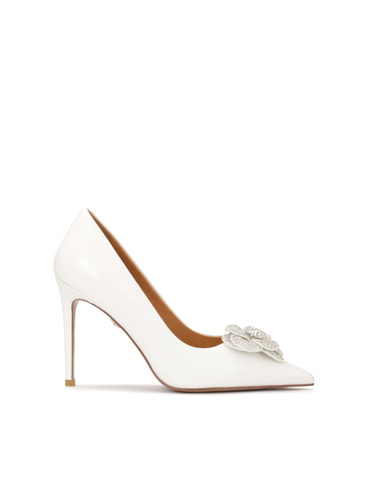 White leather pumps with glittering flower
