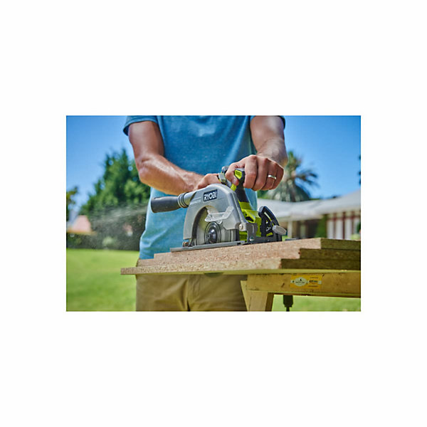 Pack RYOBI - Scie circulaire R18CS7-0 - brushless 18V One  - 60mm - sans batterie ni chargeur - Guide de coupe RAK03SR