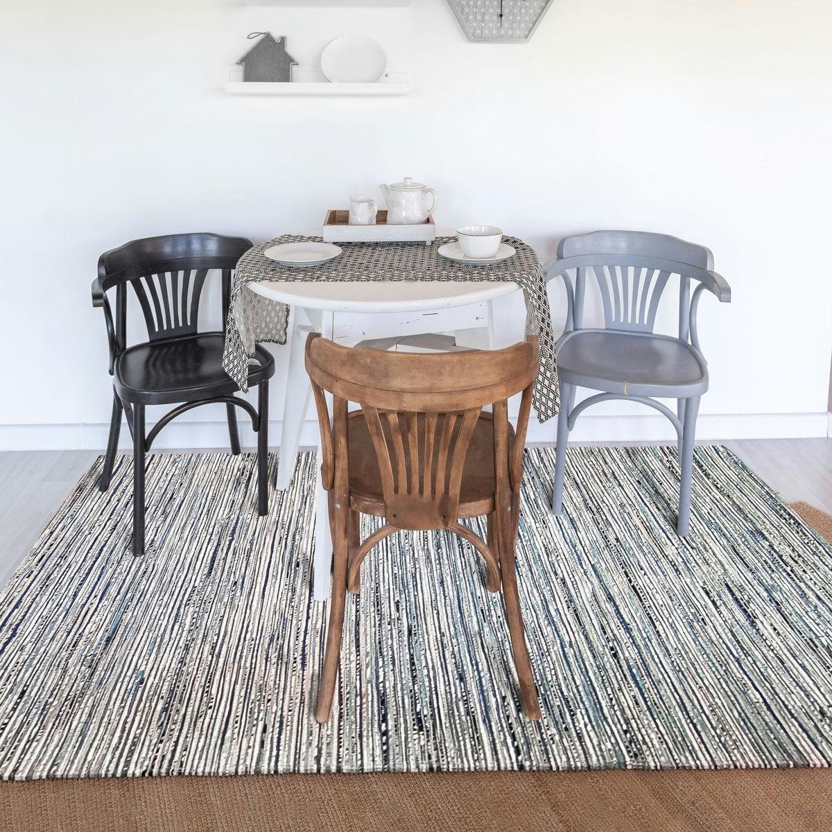 EFFLUVE - Tapis tressé fausse soie, chanvre, laine gris clair 120x180