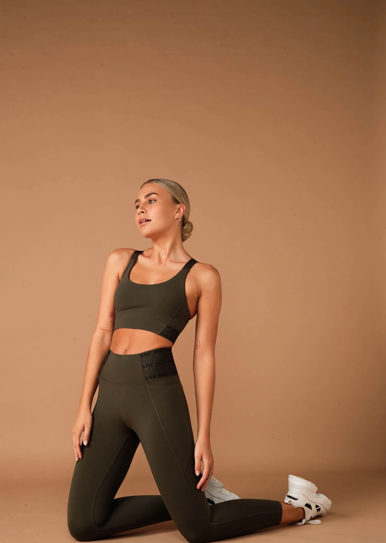 Superior Phone Pocket Ankle Biter Leggings