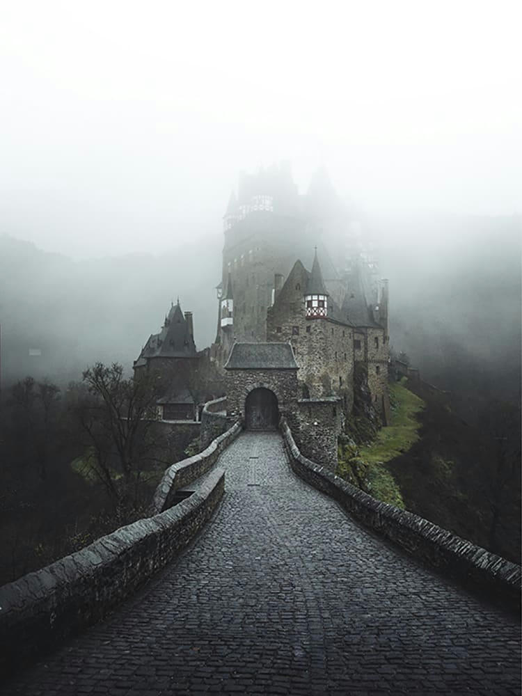 CHÂTEAU D'ELTZ - Photographie d'art d'Hugo Grandcolas 60x80 cm sur plexi
