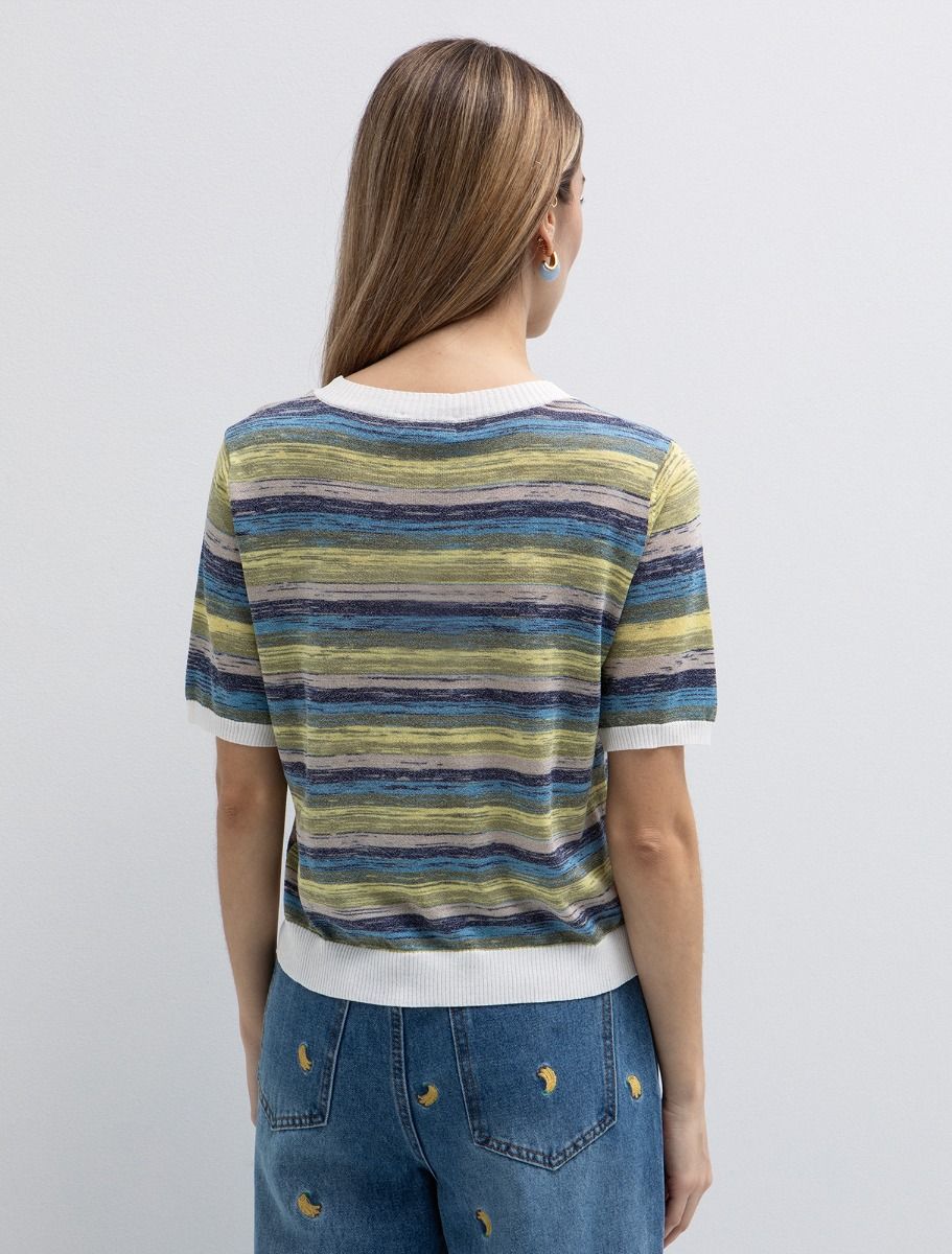 Ριγέ μπλούζα σε αντίθεση