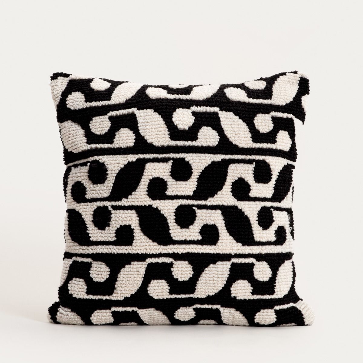 Poszewka VIKAS czarno-biała dzianinowa o pętelkowym splocie 45x45cm