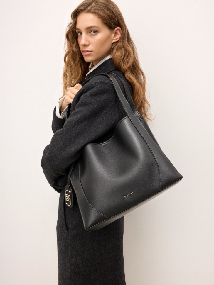 Versatile black shoulder bag
