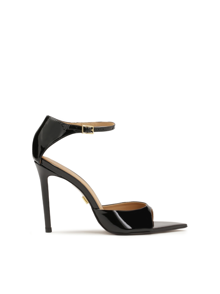 Patent leather sandals with pointed toes