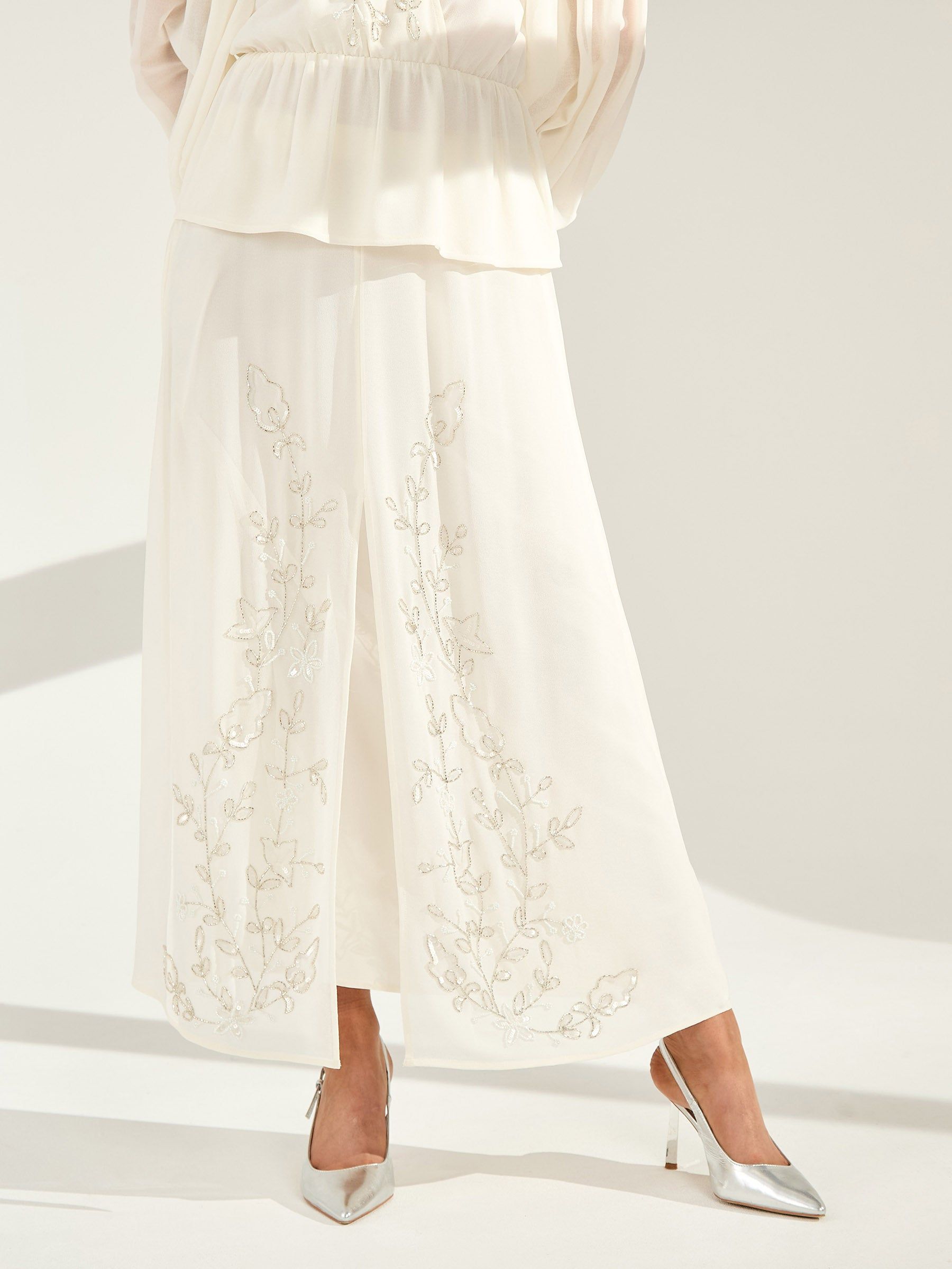 GWD by GEORGE W. DAVIES GWD Floral embellished Sparda Skirt Cream
