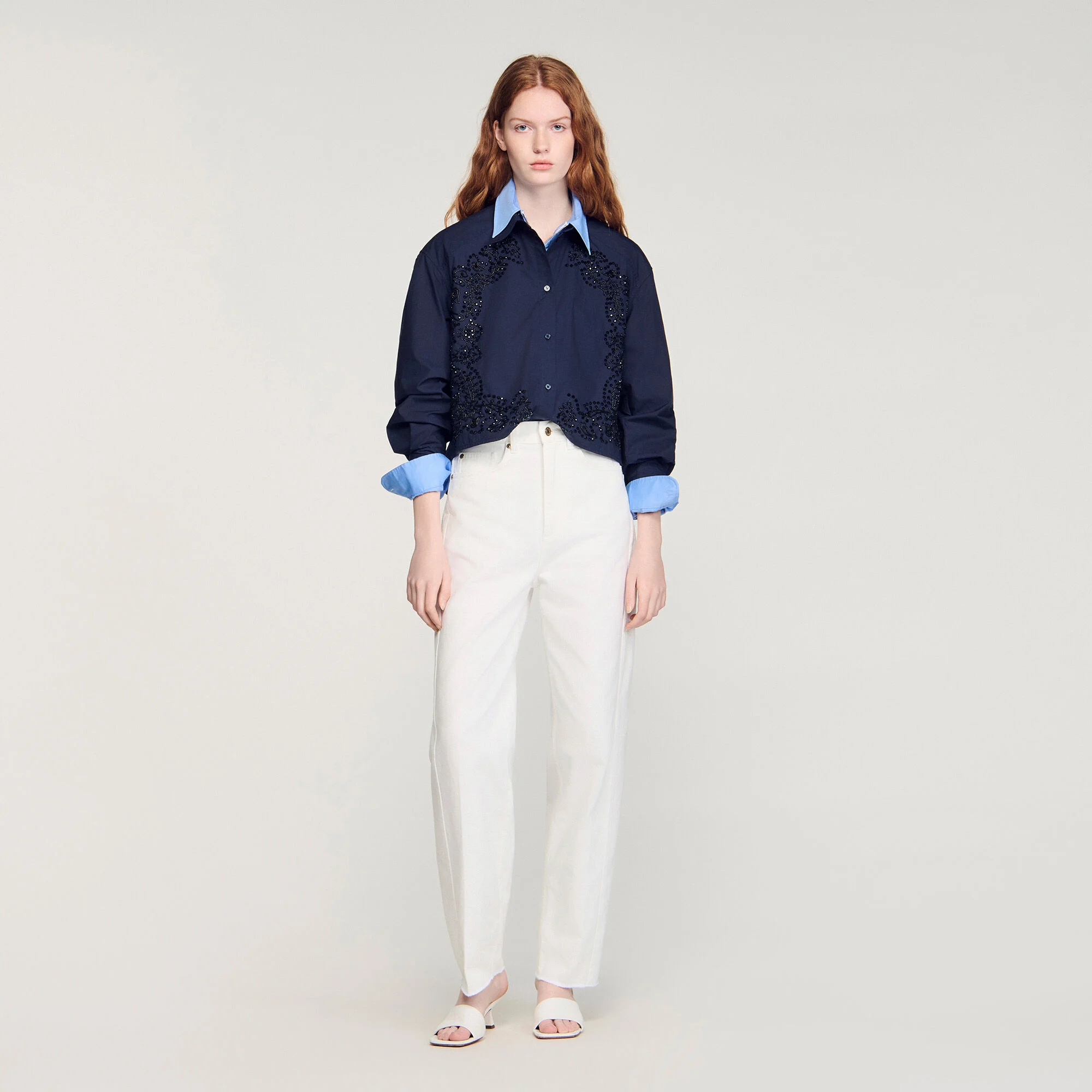 Chemise en coton brodée fleurie