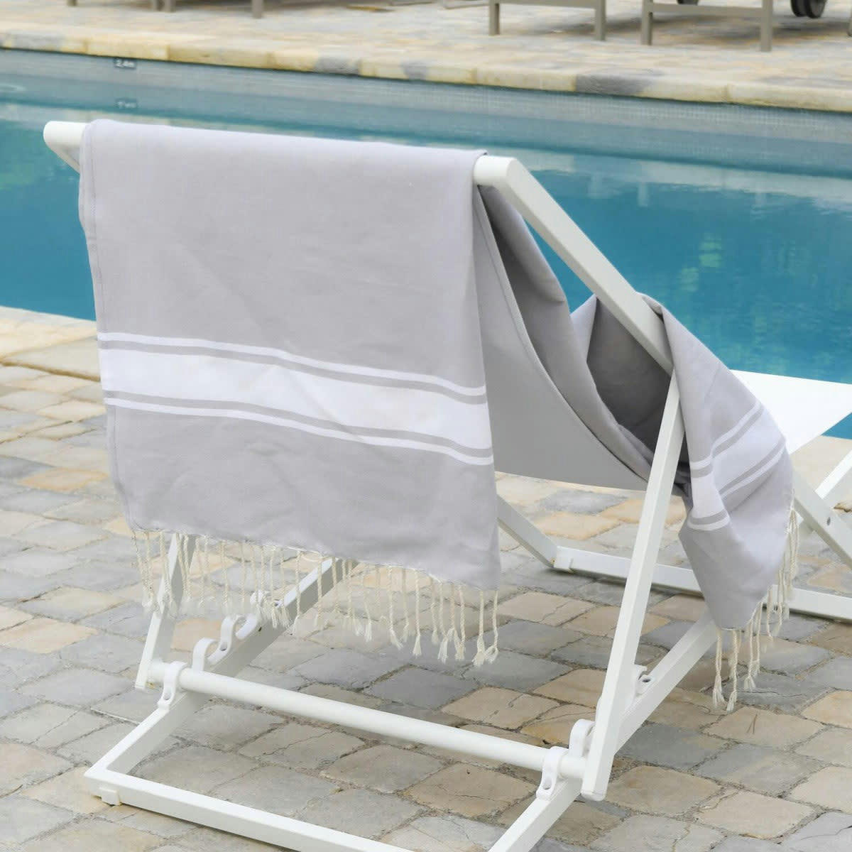 ST TROPEZ - Fouta bande blanche coton  100x200 gris perle