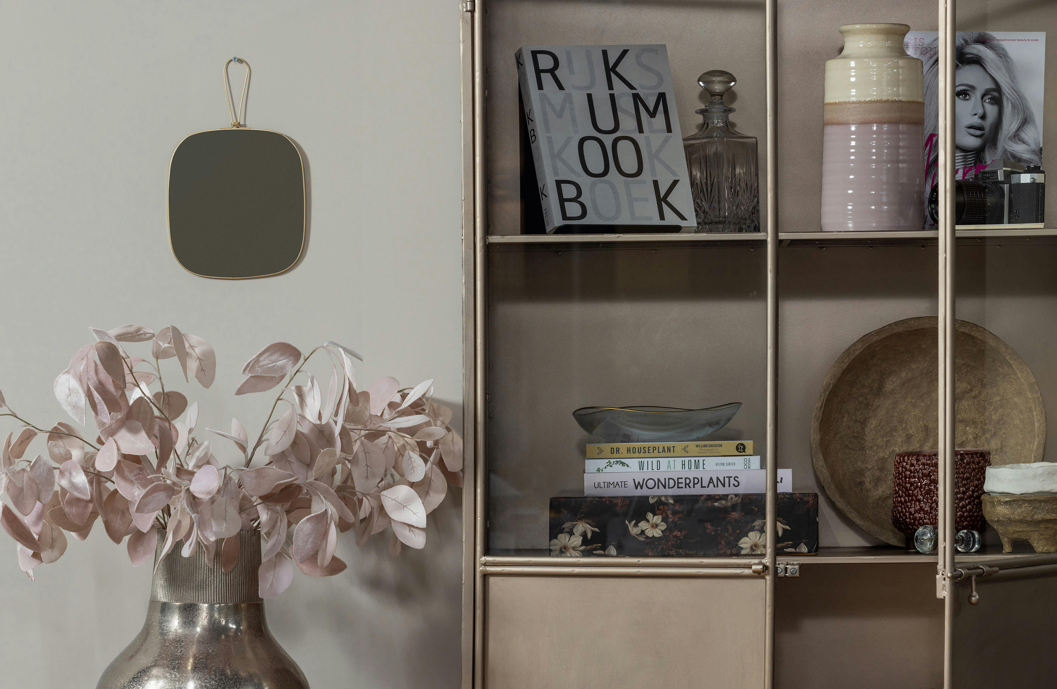 FOSSIL - Vitrine 2 portes en métal beige