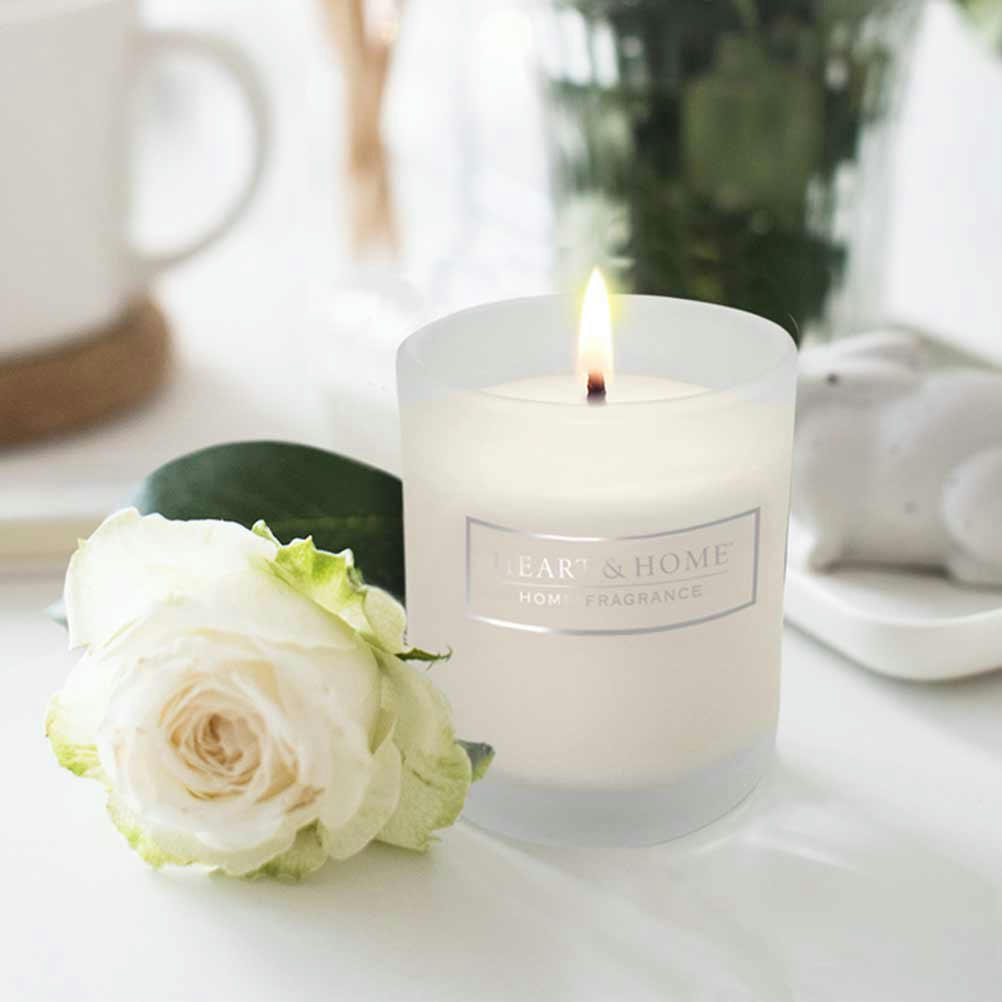 - Petite bougie heart and home eau vive et sous bois