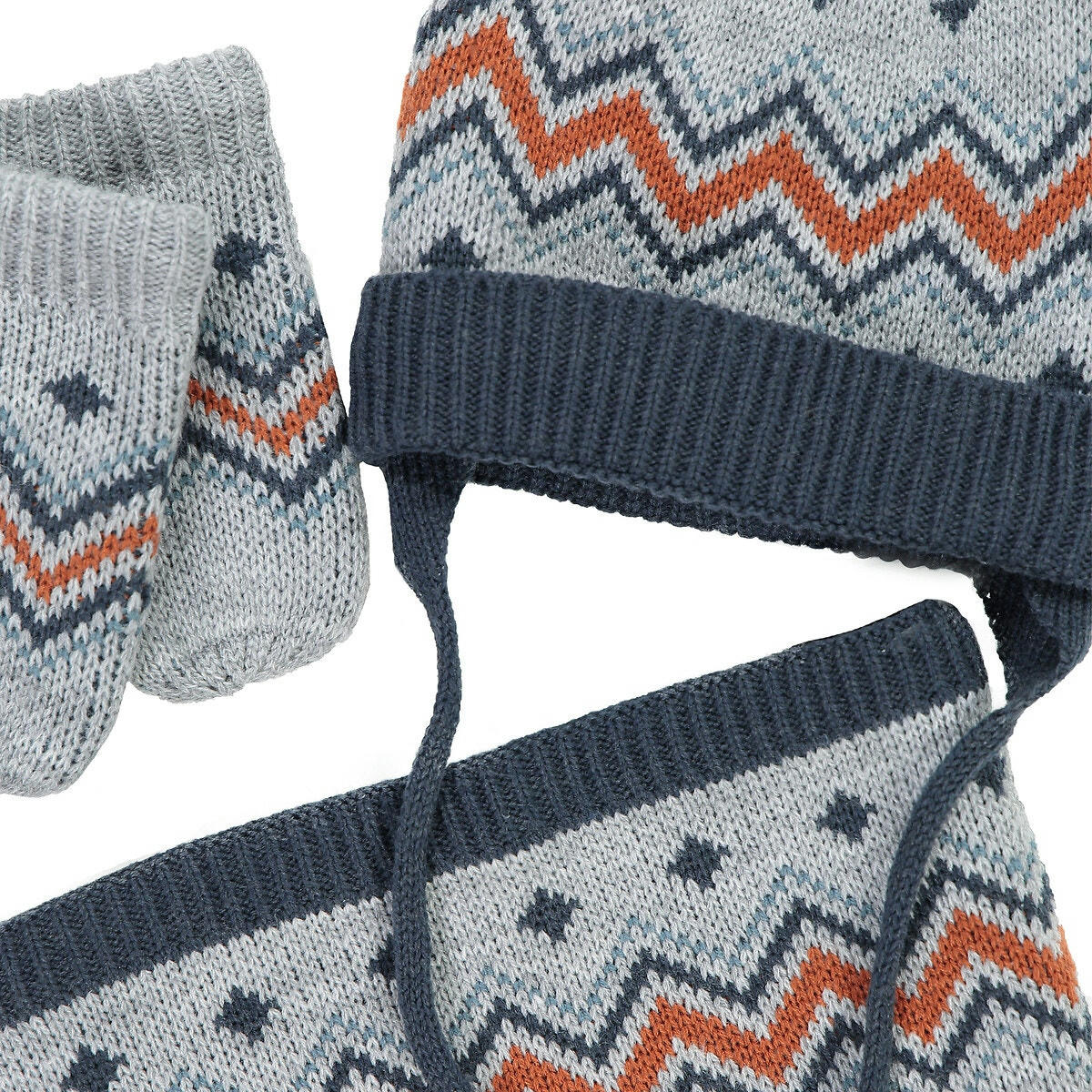 Ensemble bonnet à pompom + snood + moufles