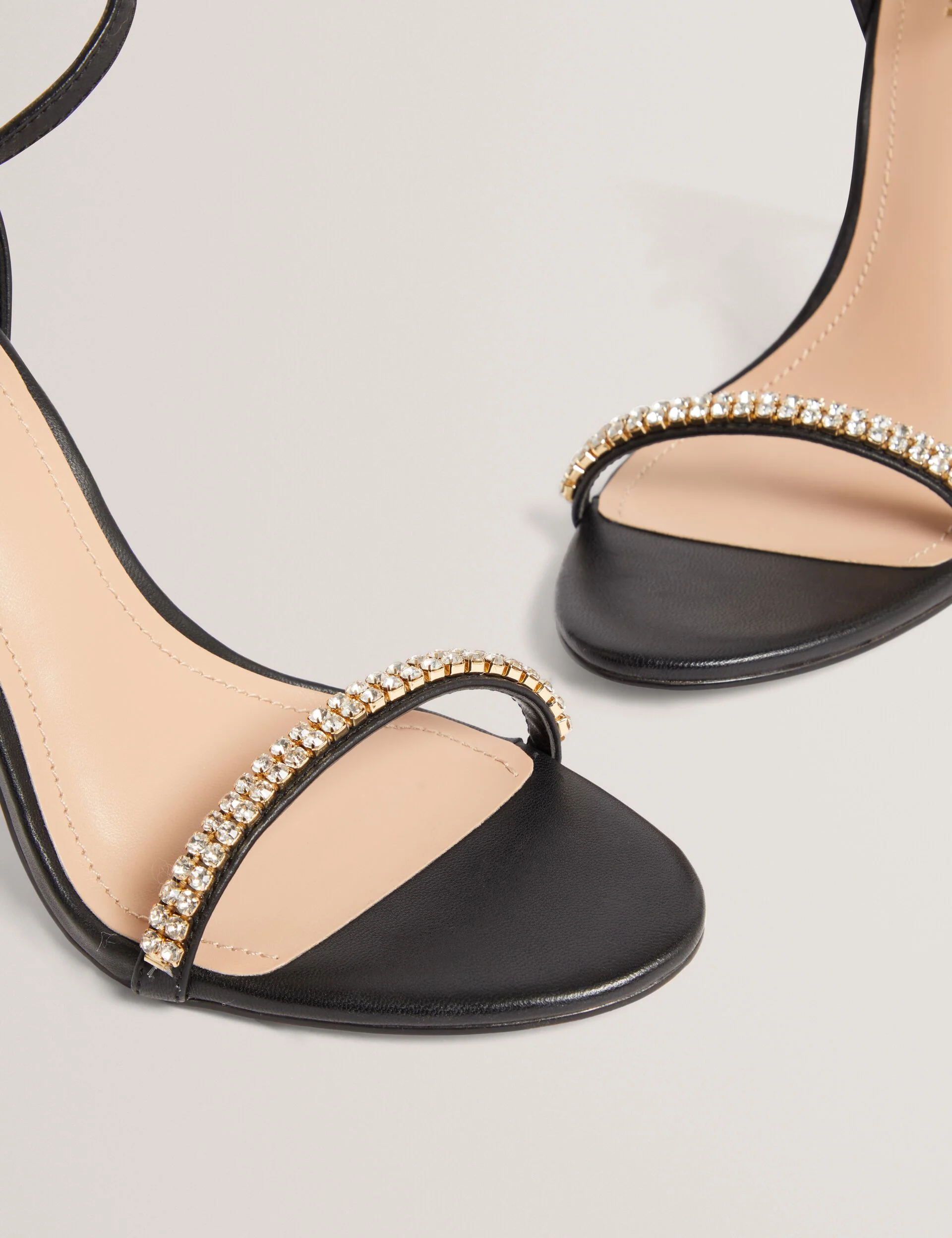 LAIILAH | BLACK