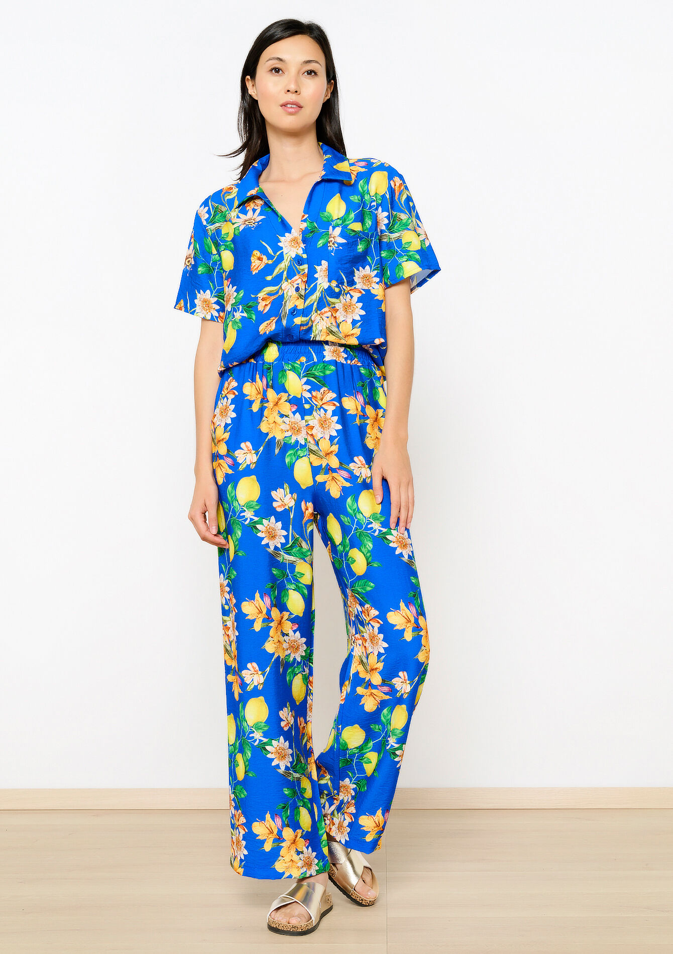 Losse broek met tropische print