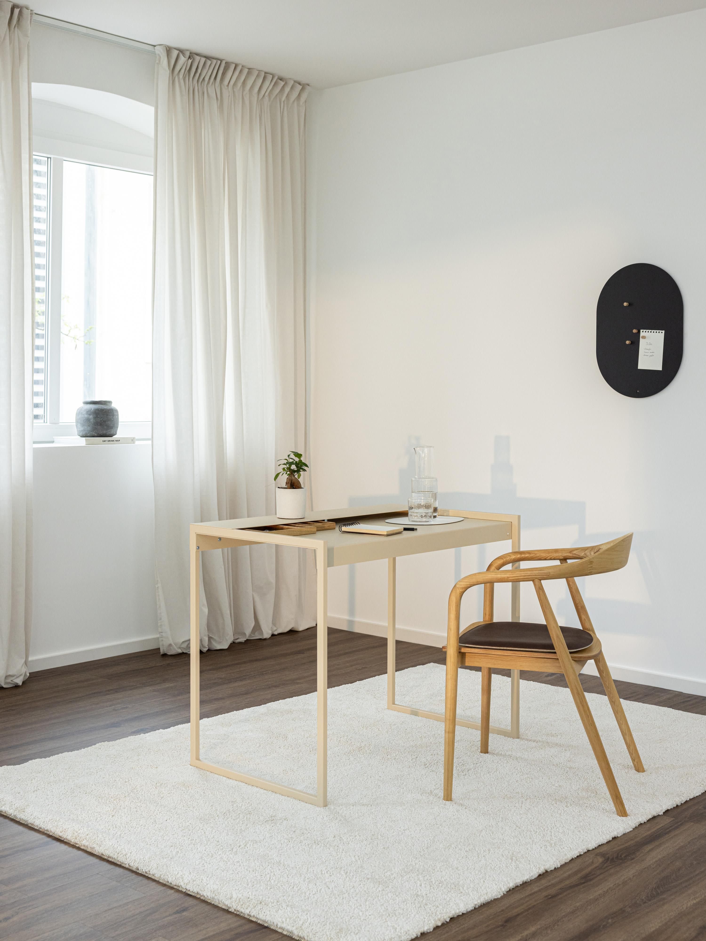 Handgefertigter Metall-Schreibtisch Donna