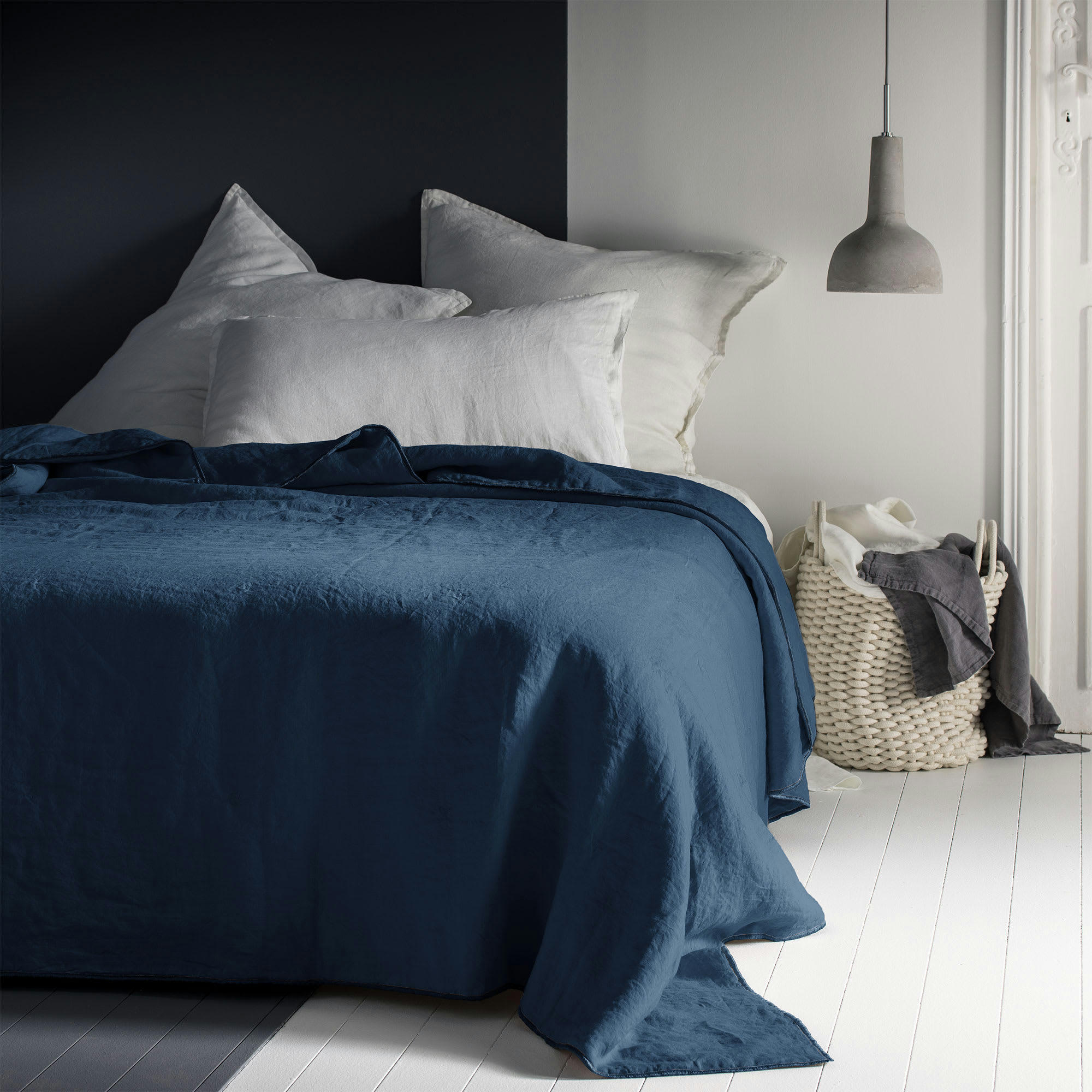 AUTOUR DU LIN - Couvre-lit en lin lavé 240x260cm Bleu Nuit