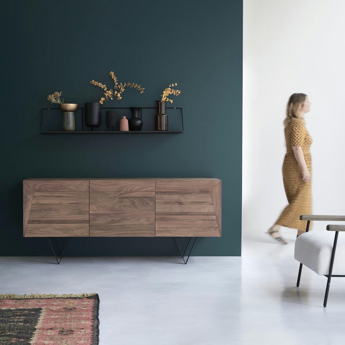 METRIC - Buffet en noyer massif 175 cm