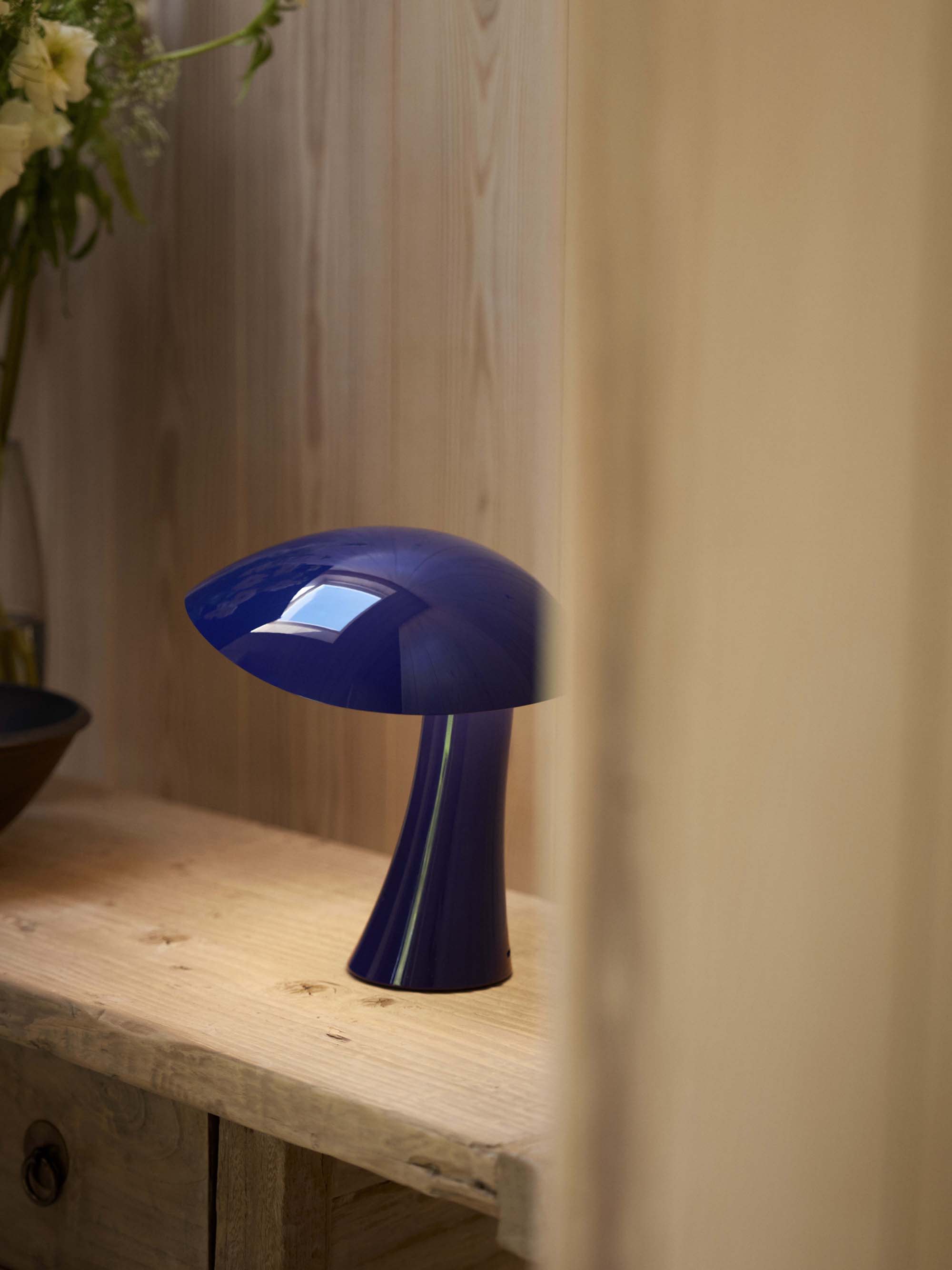 Kleine dimmbare mobile LED-Tischlampe Rumee 220