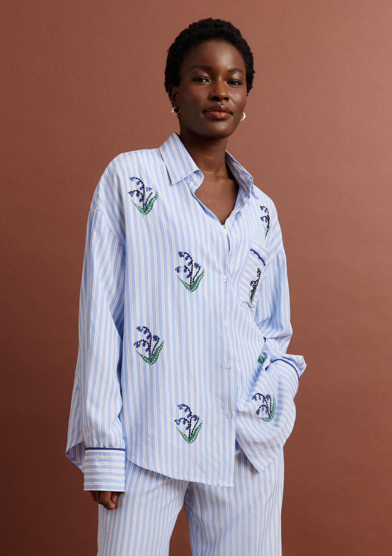 Gestreept hemd met borduursel