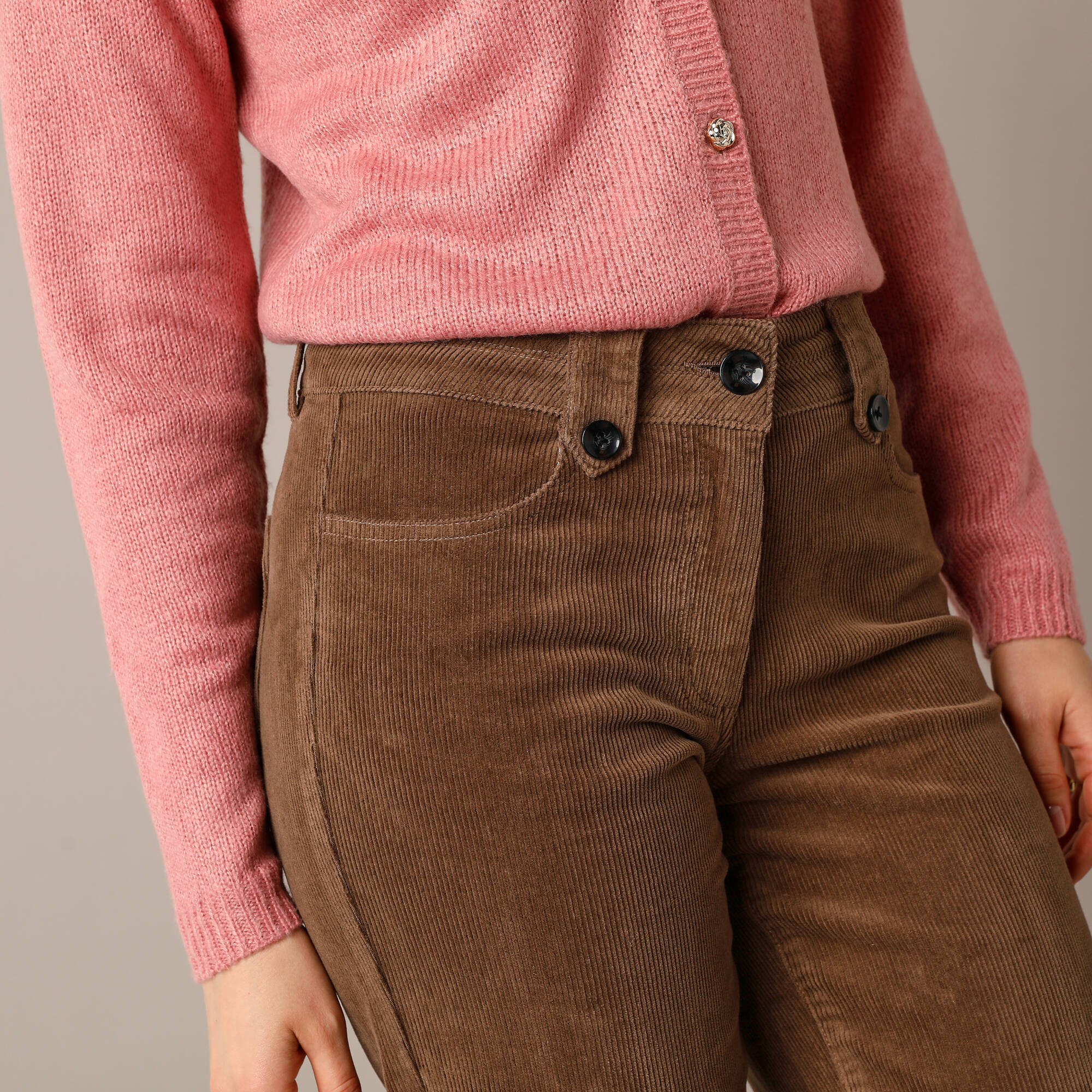 Pantalon large droit, velours c&ocirc;telé
