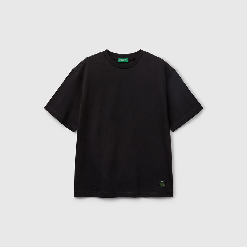 Black t-shirt with back print