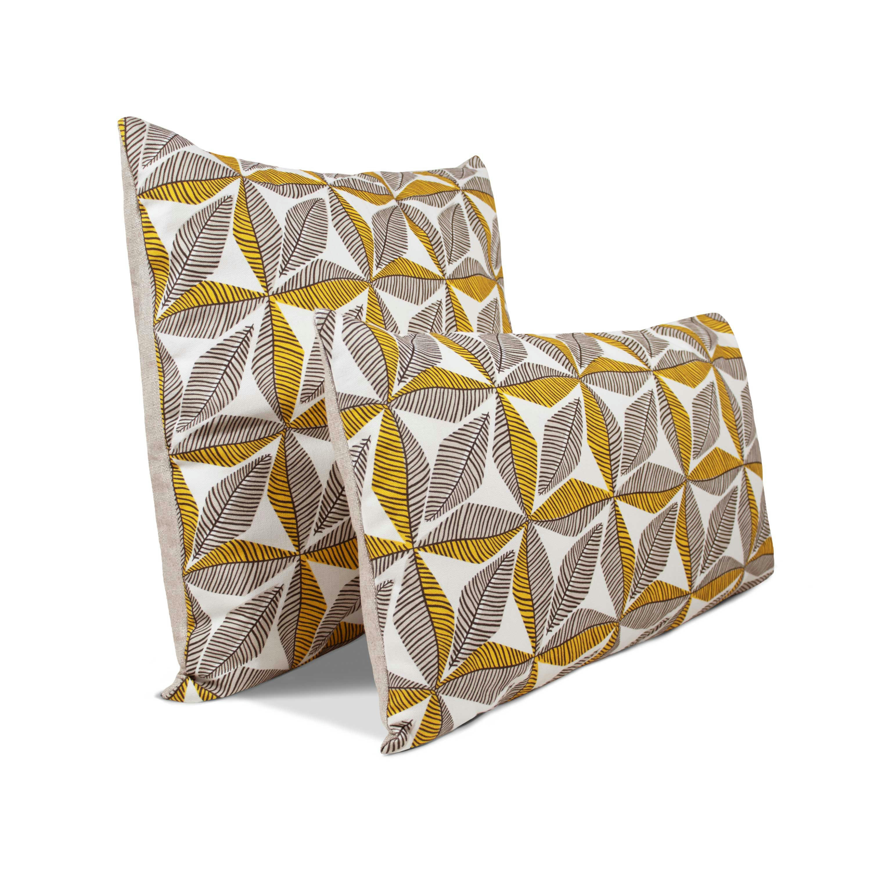 TOGO - Housse de coussin bi matière en lin et coton 50x50cm Safran