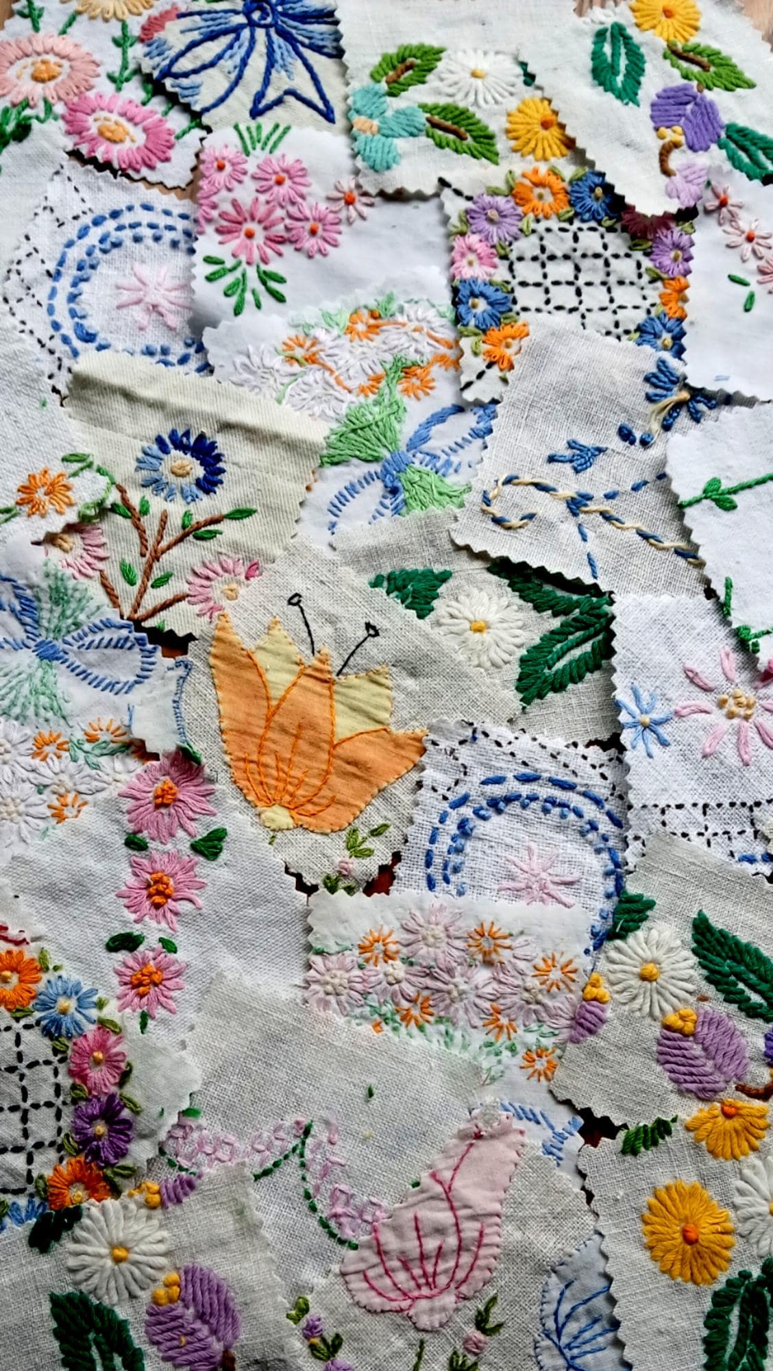 20 pcs Vintage embroidery scrap pack for DIY sachets, slow stitching, junk journal, embellishment, scrap embroidery, grab bag
