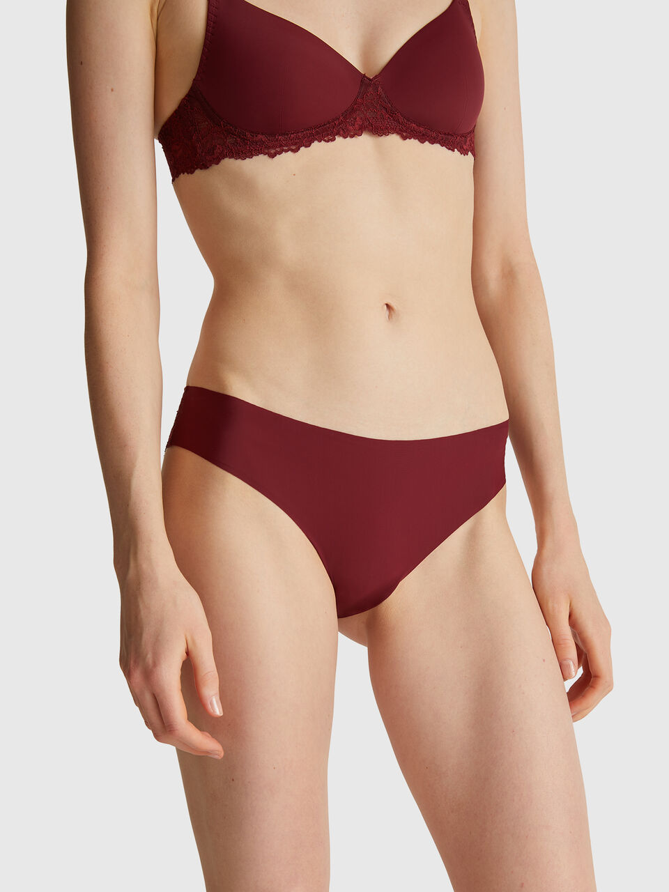 Brazilian stretch underwear with lace