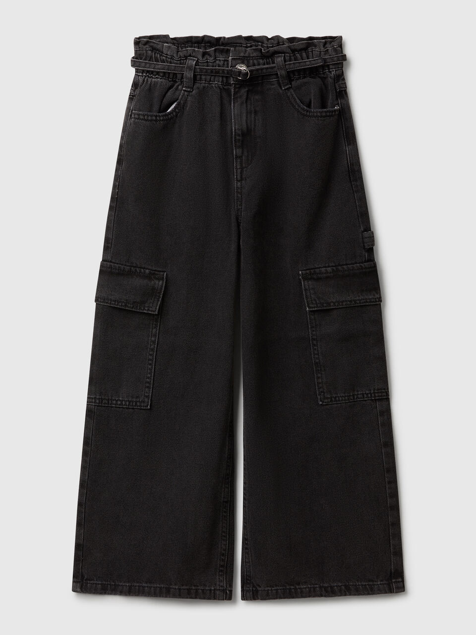 Loose fit cargo jeans