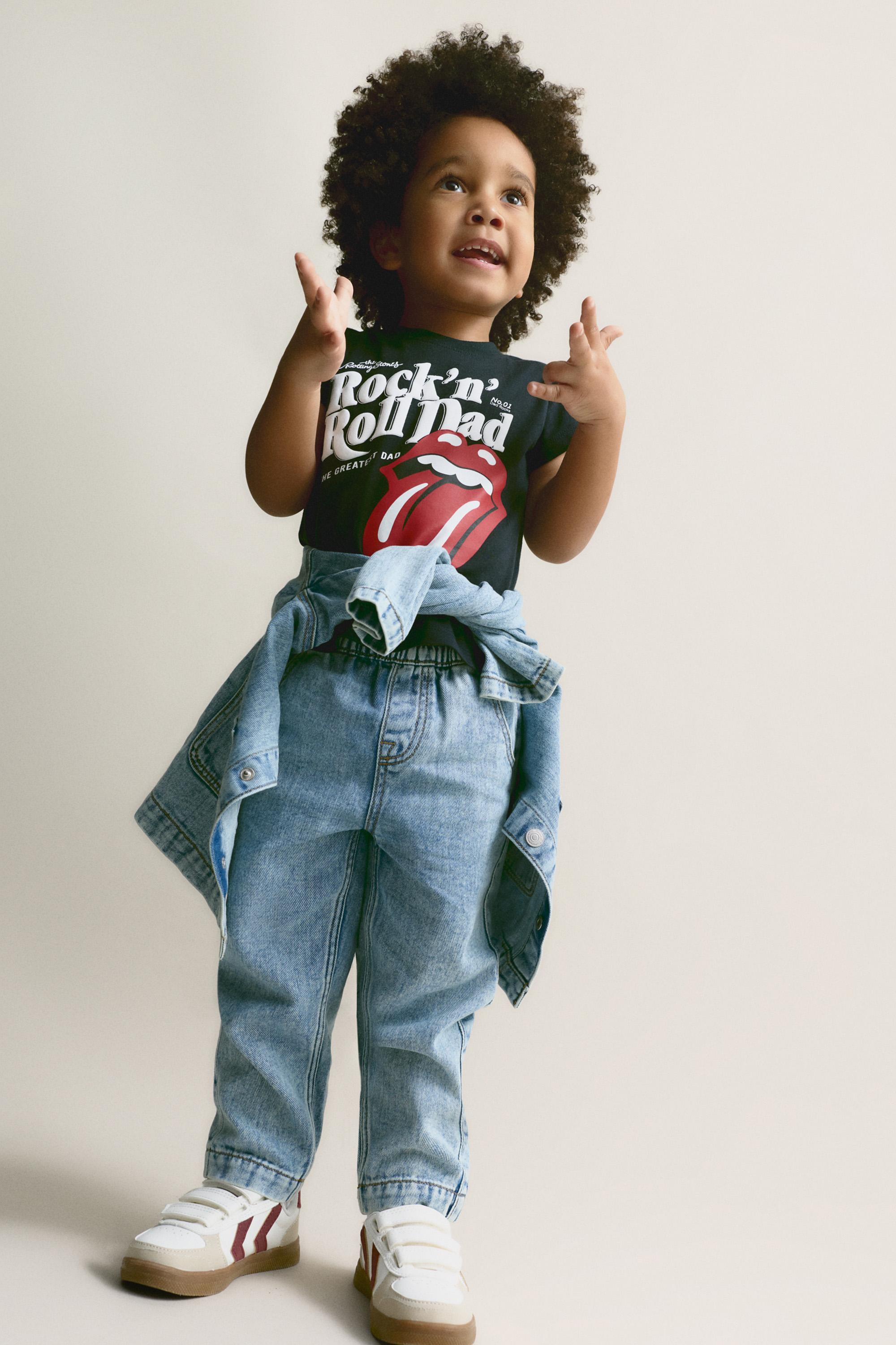 Bebé | Camiseta familiar Rolling Stones ©Universal